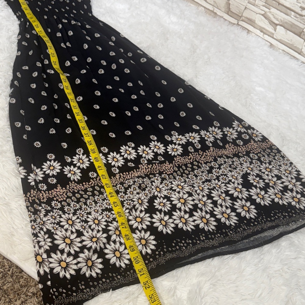 REPOSHED Black Daisy-Print V-Neck Maxi Dress - Picture 8 of 12